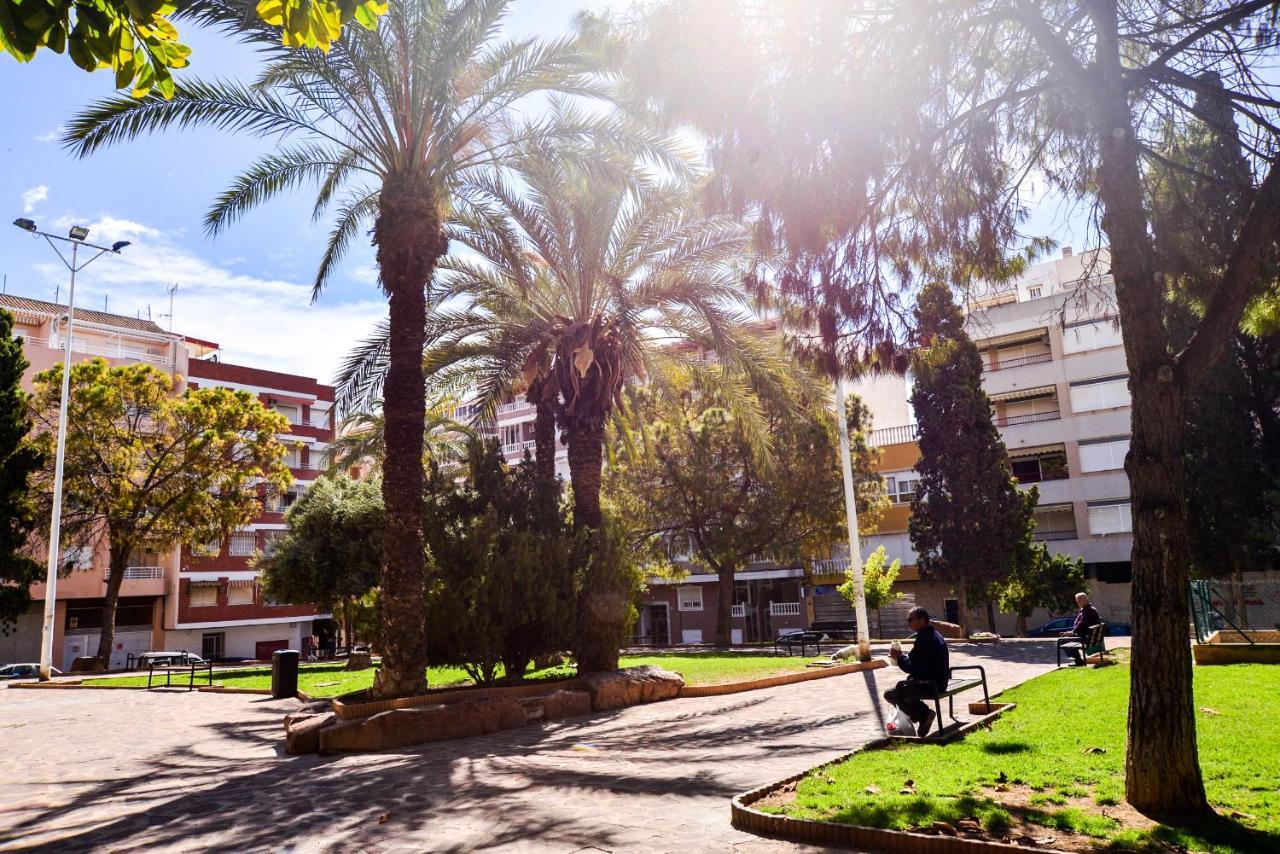 Holiday Studio Jardin Playa Torrevieja Dış mekan fotoğraf